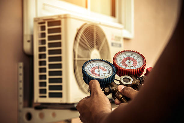 Professional Hvac Maintenance technician working in Dobbin, TX